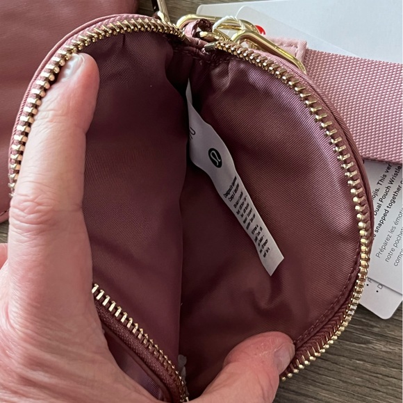 NWT Lululemon Dual Pouch Heart Wristlet in Mauve - Picture 5 of 7